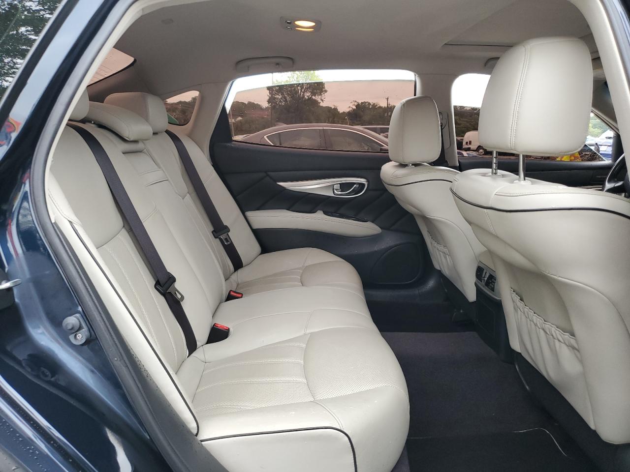 2018 Infiniti Q70 VIN: JN1BY1PR8JM370072 Lot: 83927285