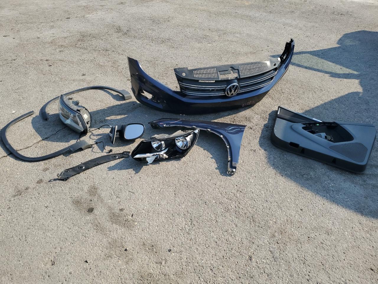 2015 Volkswagen Tiguan S VIN: WVGAV7AX3FW599813 Lot: 81633345