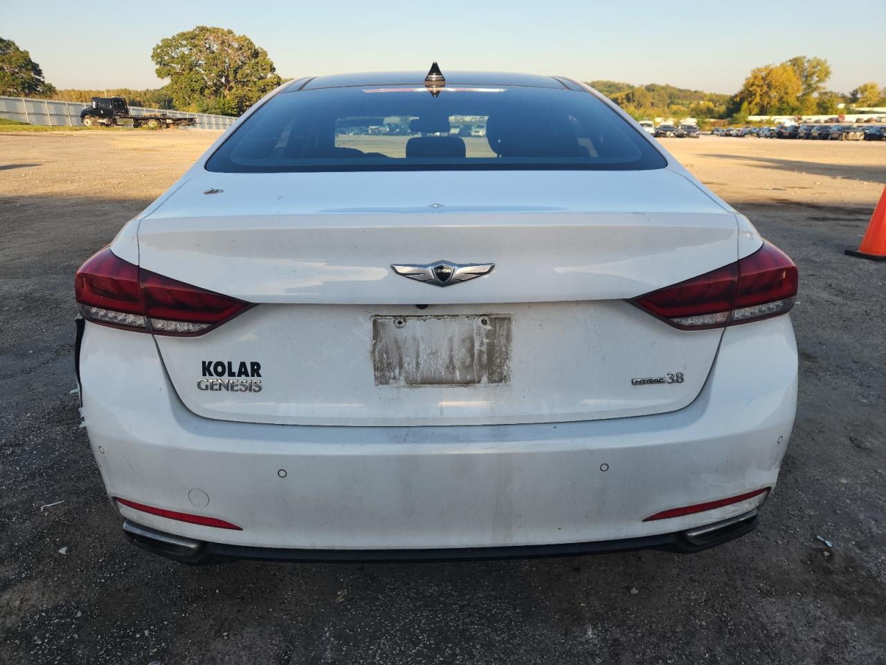 2015 Hyundai Genesis 3.8L VIN: KMHGN4JE2FU071554 Lot: 84771525