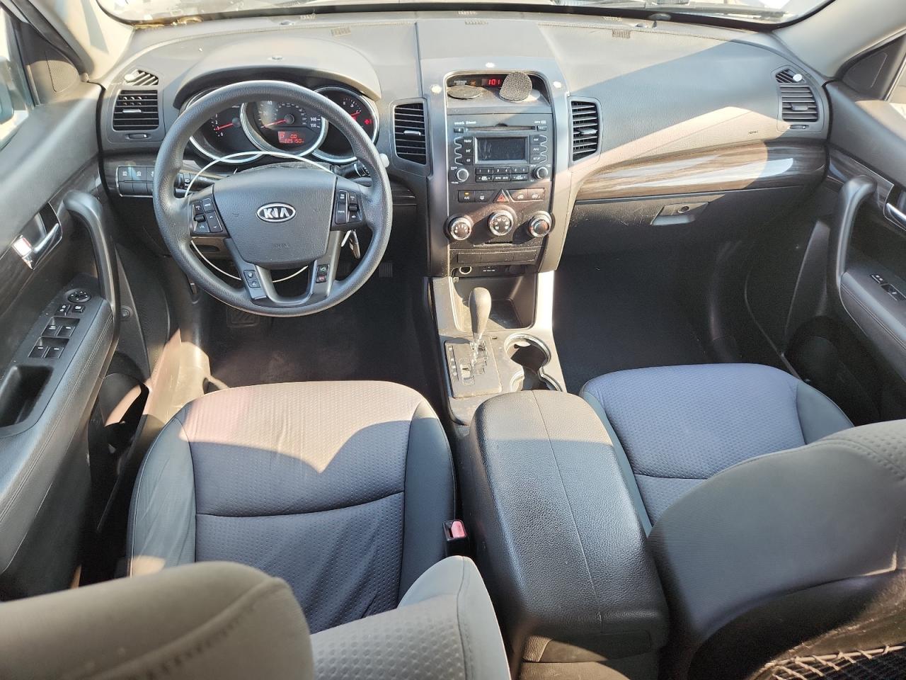 2012 Kia Sorento Base VIN: 5XYKT3A19CG267080 Lot: 81083045