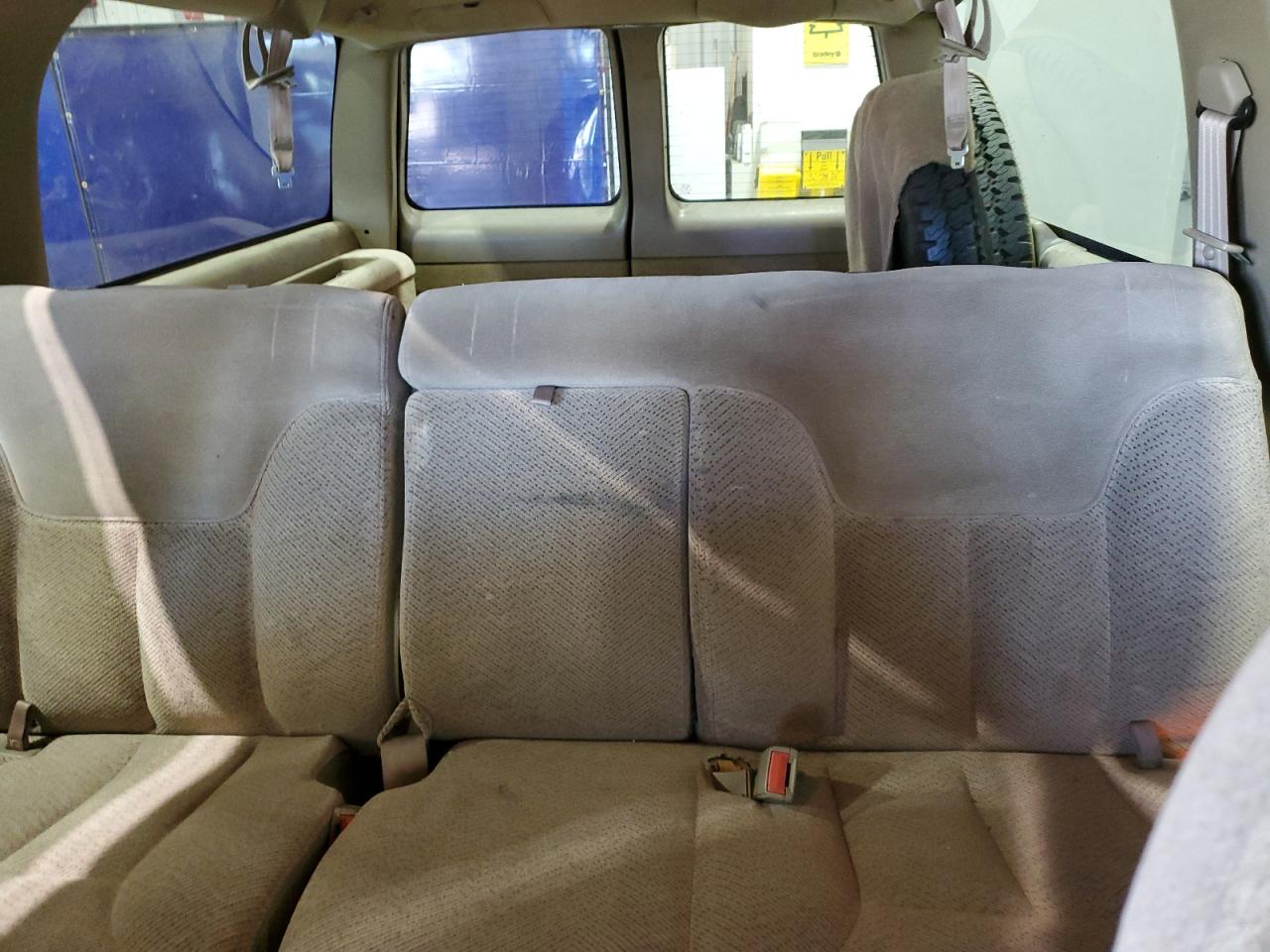 1996 Chevrolet Suburban K1500 VIN: 3GNFK16R8TG166483 Lot: 70837725