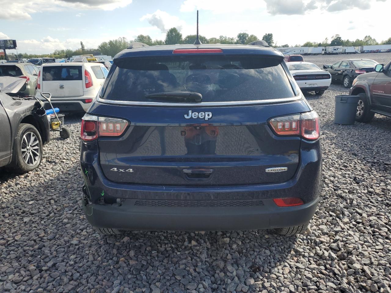 2018 Jeep Compass Latitude VIN: 3C4NJDBB0JT374735 Lot: 82146085