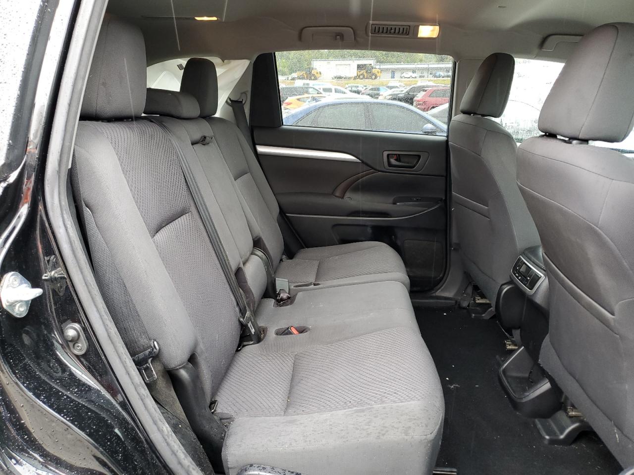 2017 Toyota Highlander Le VIN: 5TDBZRFH9HS413950 Lot: 82098185