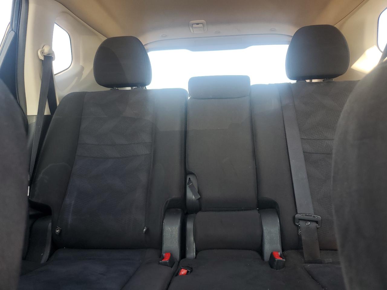 2015 Nissan Rogue S VIN: KNMAT2MT7FP548671 Lot: 81303895