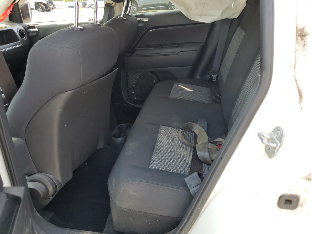 2010 Jeep Compass Sport VIN: 1J4NF4FB8AD505986 Lot: 71413845