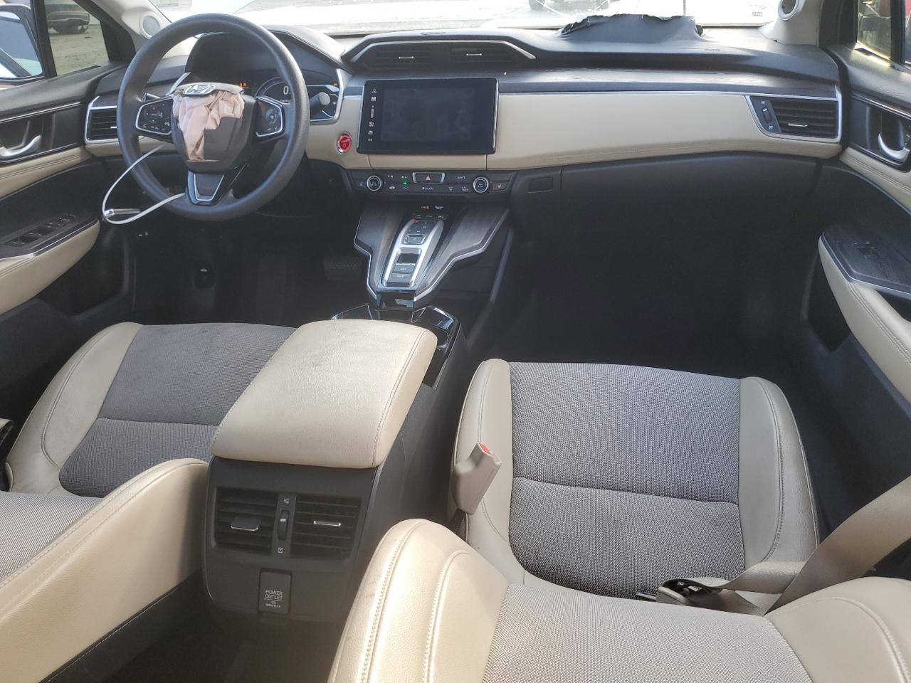 2018 Honda Clarity VIN: JHMZC5F15JC008802 Lot: 83840825