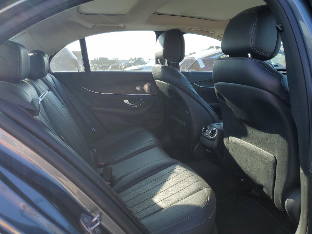 2017 Mercedes-Benz E 300 VIN: WDDZF4JB2HA125705 Lot: 84074175