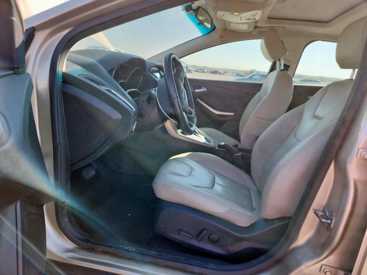 2018 Ford Focus Titanium VIN: 1FADP3J21JL236239 Lot: 83937275