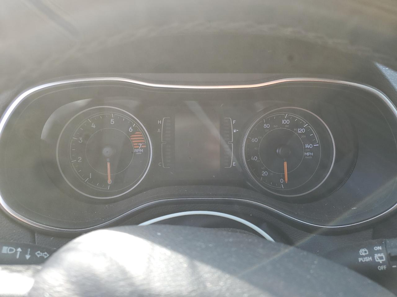 2019 Jeep Cherokee Latitude VIN: 1C4PJMCBXKD355821 Lot: 81010105