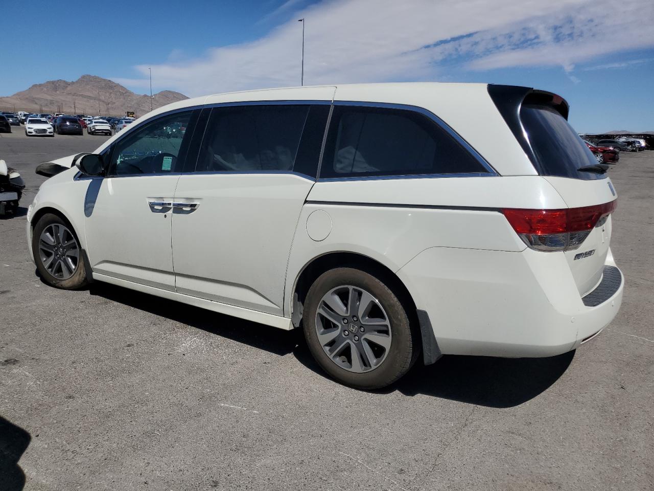 2016 Honda Odyssey Touring 5FNRL5H96GB021705 photo #3