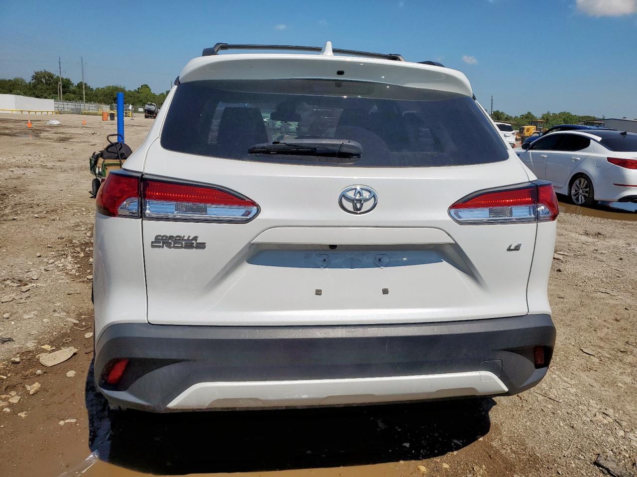 2022 Toyota Corolla Cross Le VIN: 7MUCAAAG0NV002661 Lot: 71191775