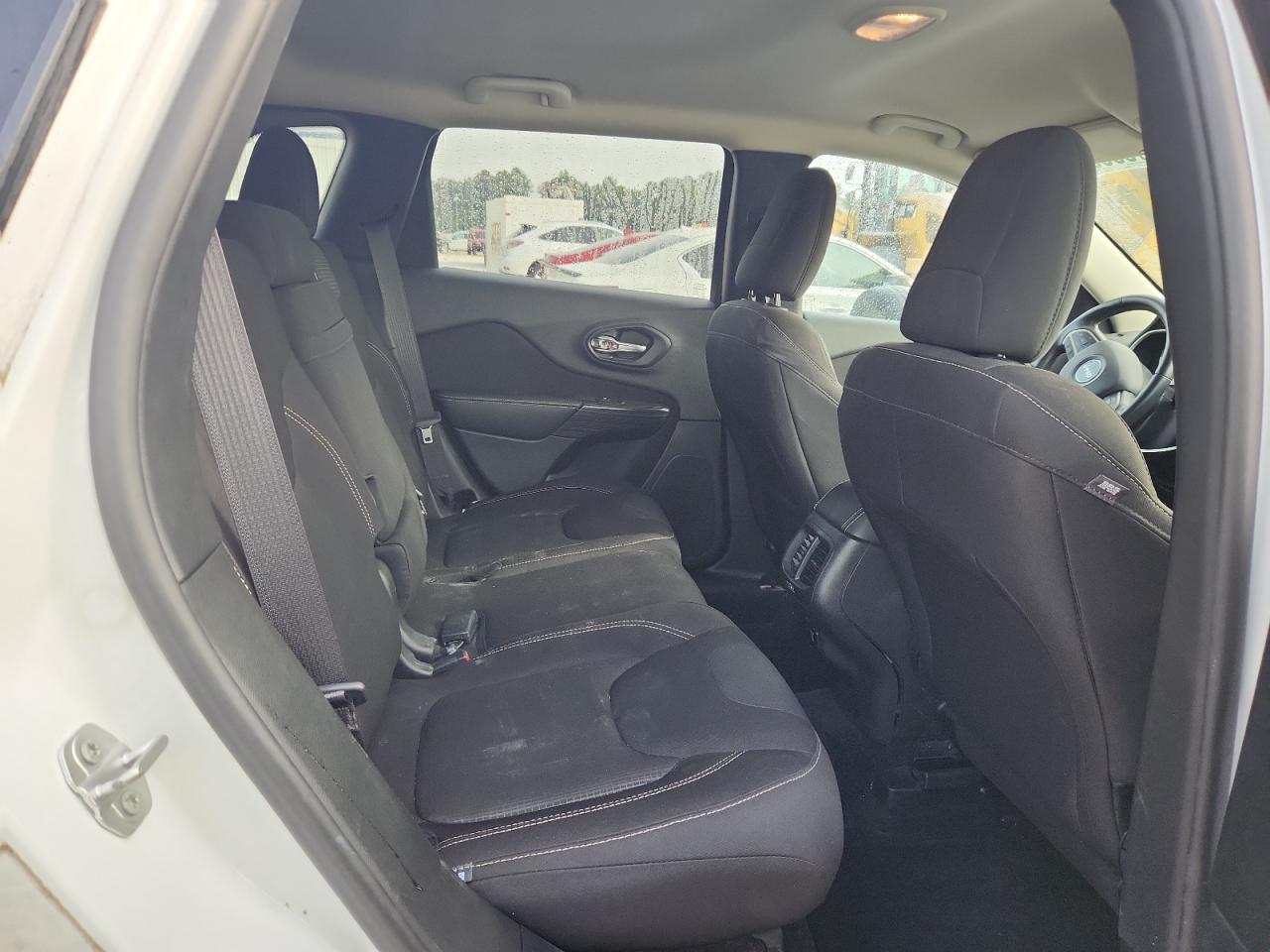 2017 Jeep Cherokee Latitude VIN: 1C4PJLCB7HW503057 Lot: 81386855