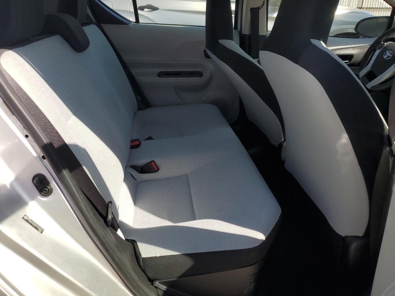 2014 Toyota Prius C VIN: JTDKDTB32E1558827 Lot: 84247945