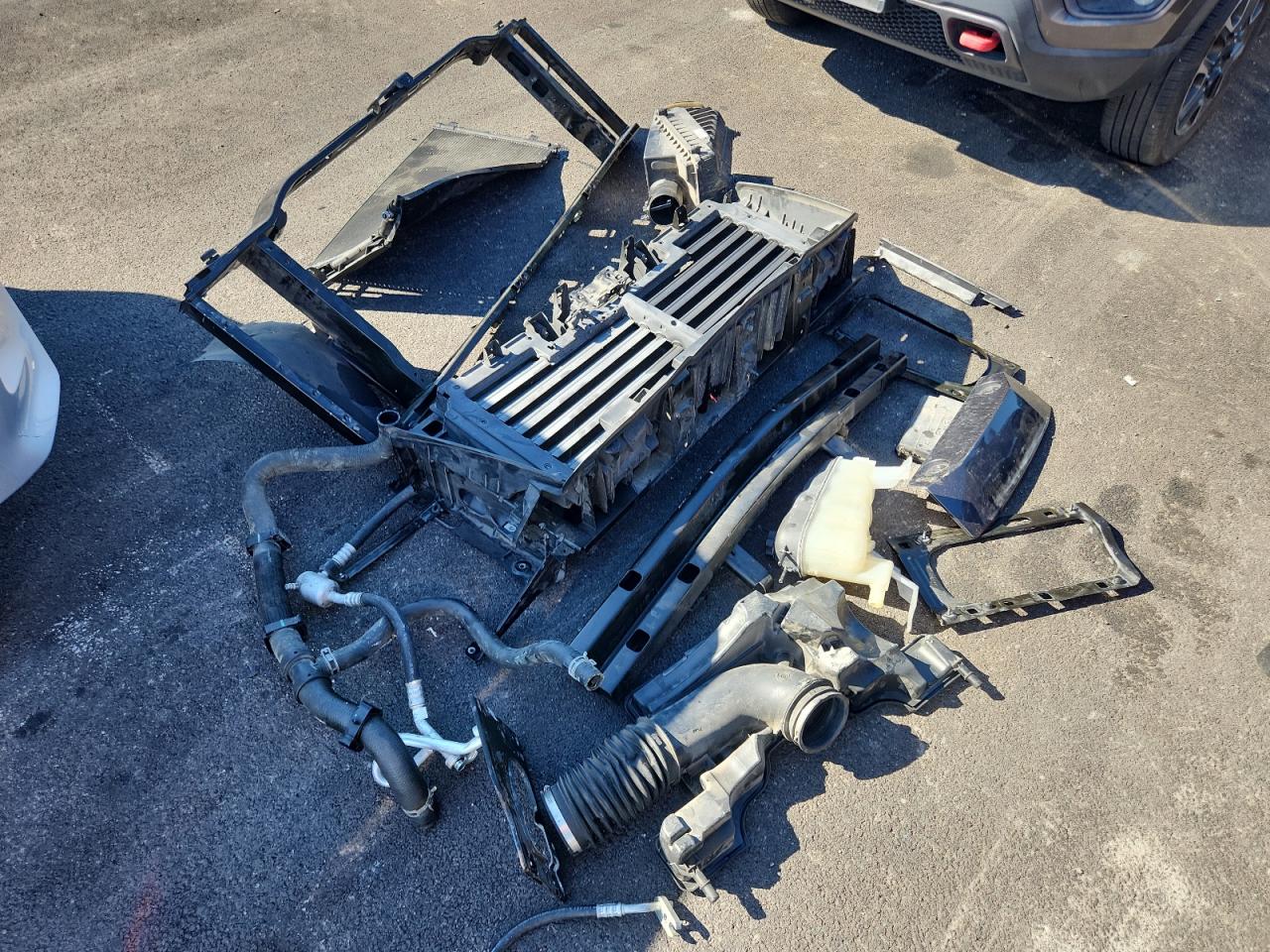 2015 Cadillac Escalade Esv Luxury VIN: 1GYS3SKJ3FR647668 Lot: 81717915