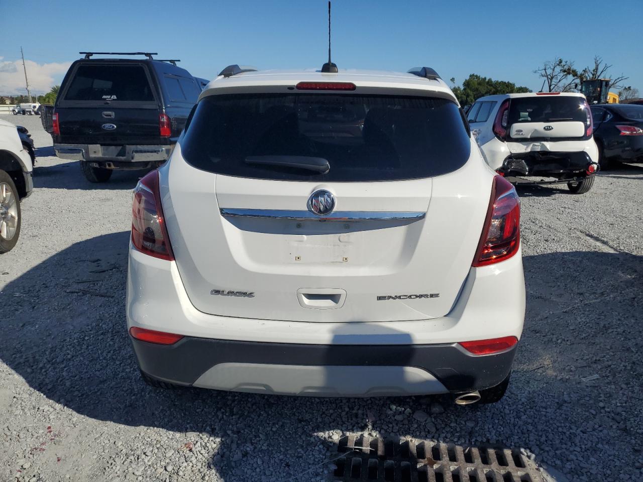 2018 Buick Encore Preferred VIN: KL4CJASB5JB657083 Lot: 82104435