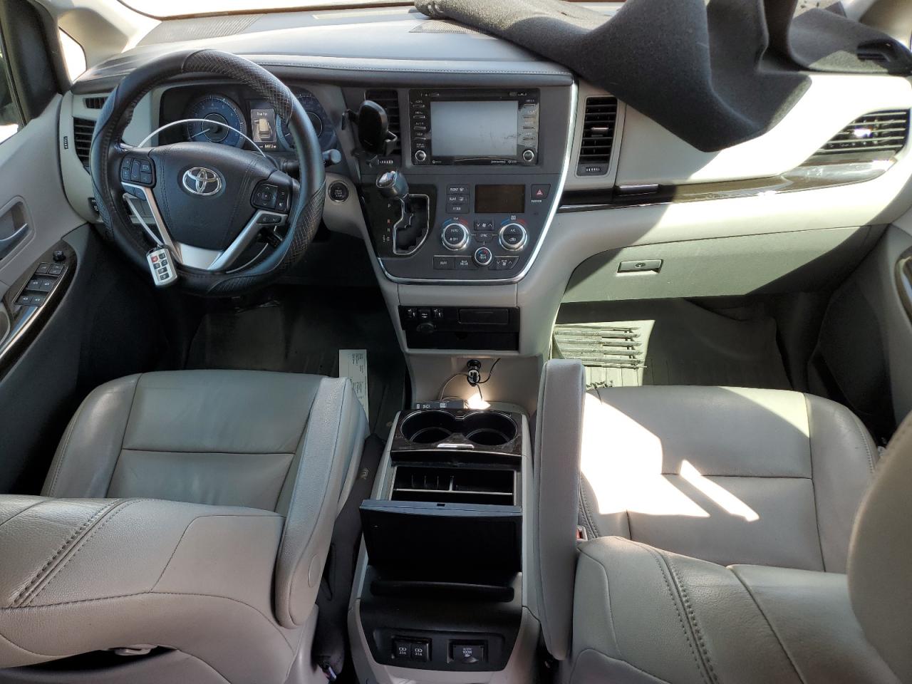 2018 Toyota Sienna Xle VIN: 5TDDZ3DC0JS203949 Lot: 84920075