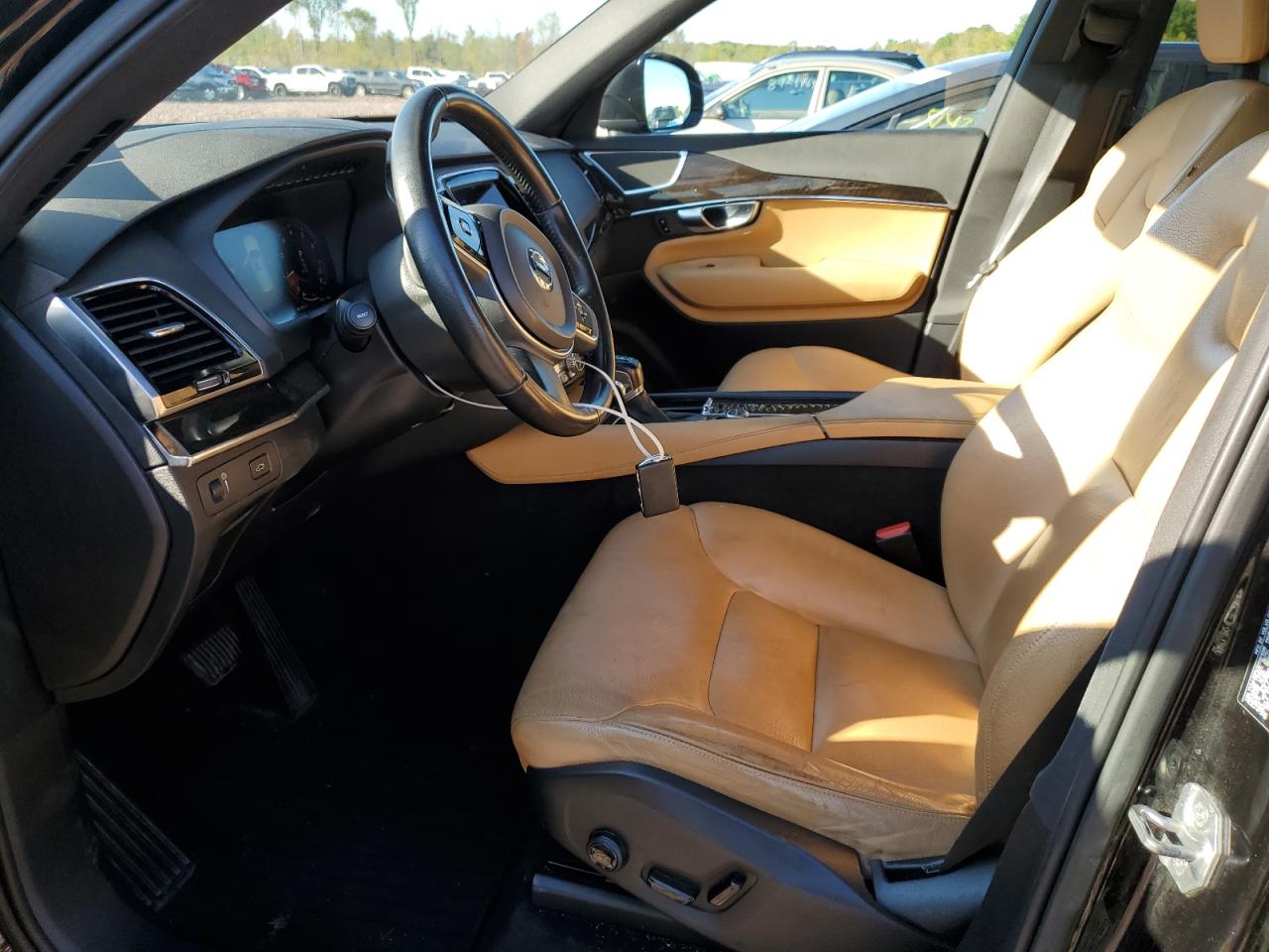 2017 Volvo Xc90 T6 VIN: YV4A22PK5H1181696 Lot: 84171855