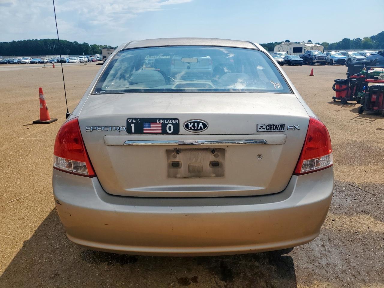 2009 Kia Spectra Ex VIN: KNAFE221795606373 Lot: 71224925