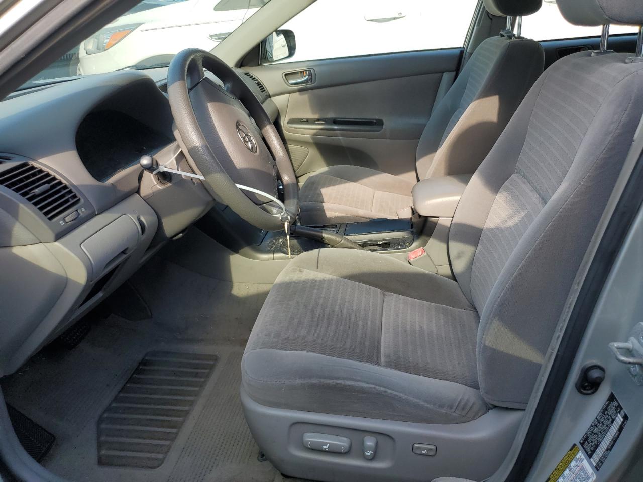 2005 Toyota Camry Le VIN: 4T1BE32K95U567703 Lot: 70098995