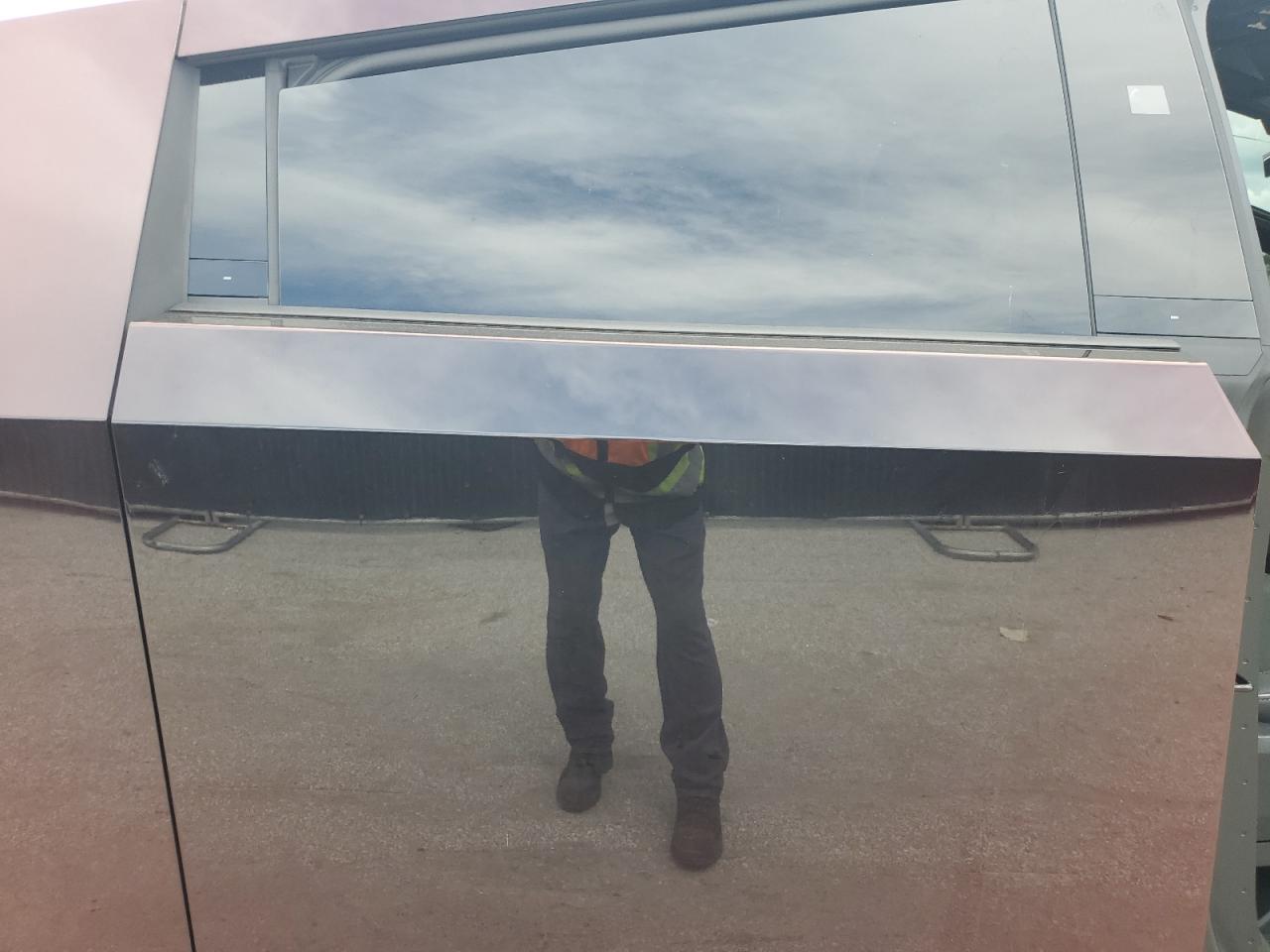 2024 Tesla Cybertruck VIN: 7G2CEHEE7RA030493 Lot: 80666535
