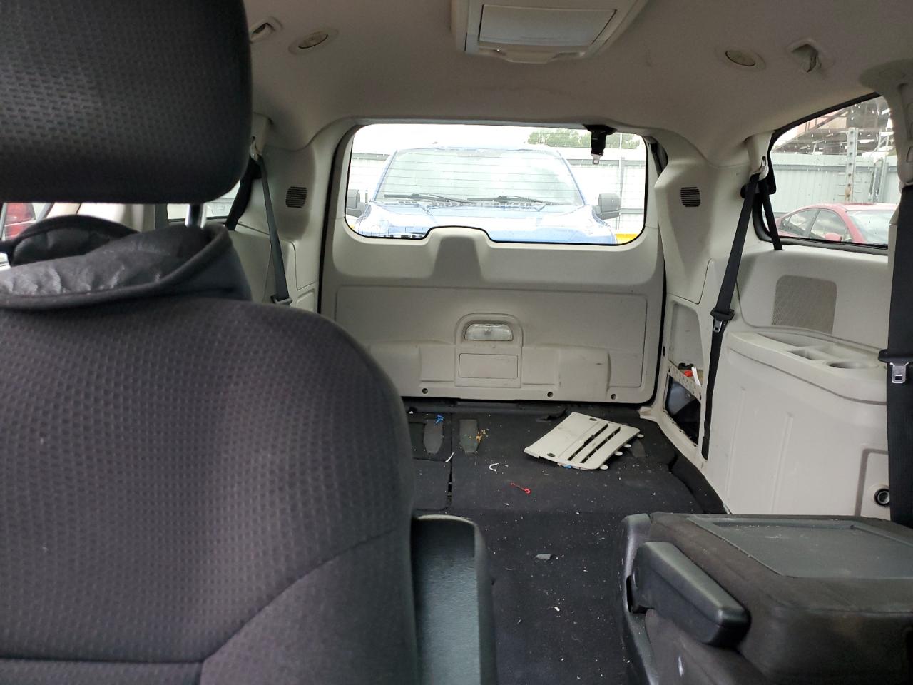 2011 Chrysler Town & Country Touring VIN: 2A4RR5DG9BR702452 Lot: 80757055