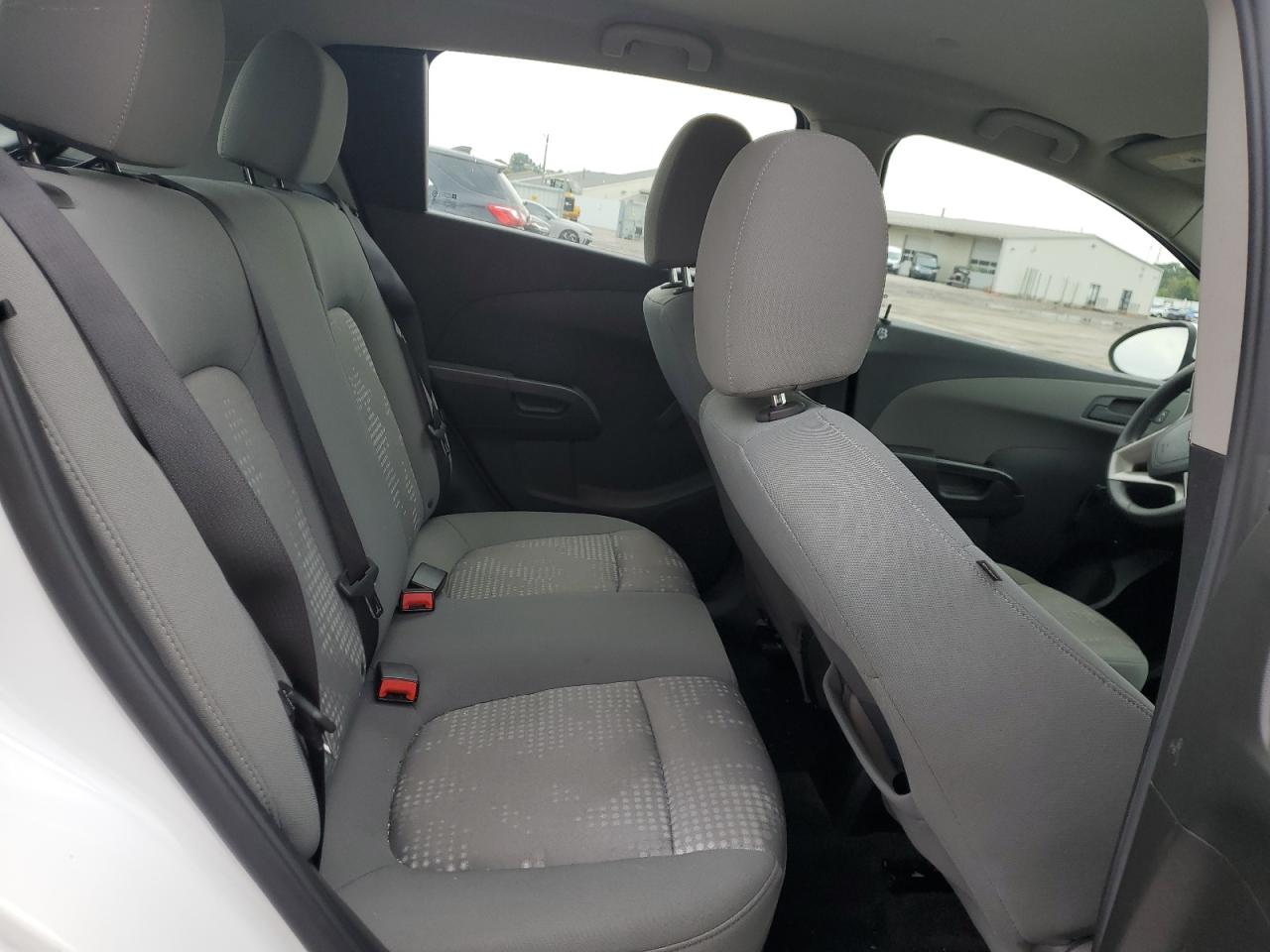 2015 Chevrolet Sonic Ls VIN: 1G1JA6SH2F4185041 Lot: 81253315