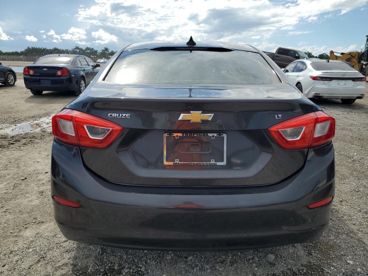 2017 Chevrolet Cruze Lt VIN: 1G1BE5SM1H7221805 Lot: 83987505