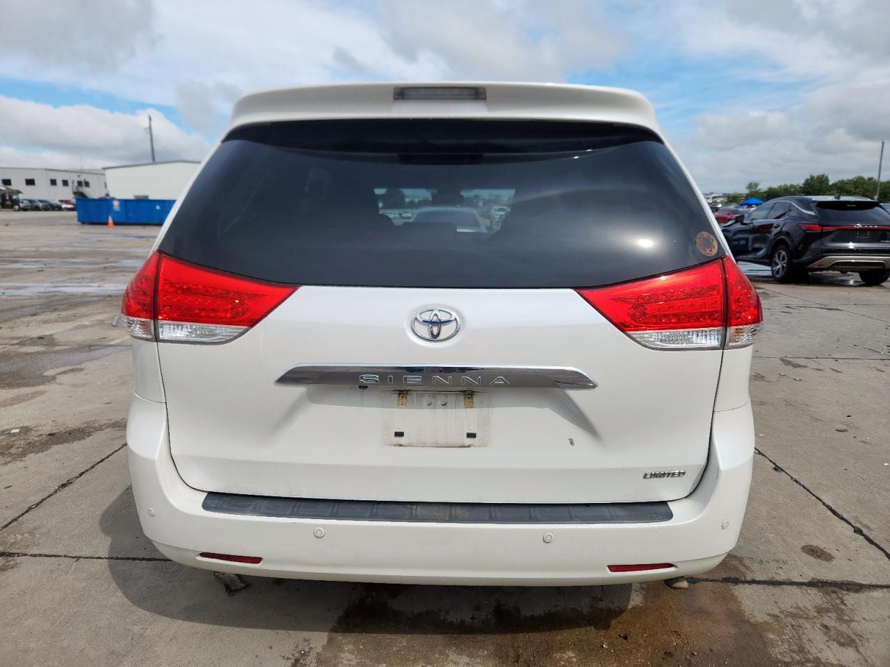 2012 Toyota Sienna Xle VIN: 5TDYK3DC7CS229506 Lot: 81596045