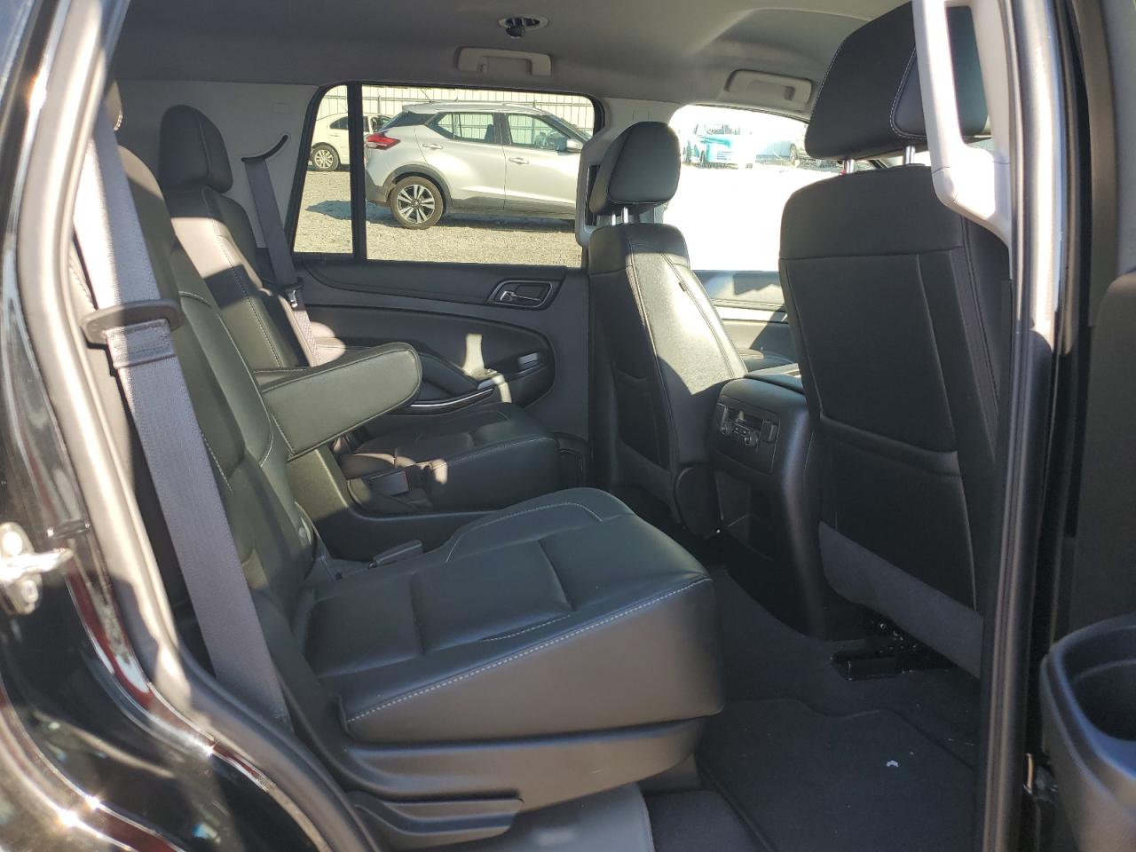 2019 Chevrolet Tahoe C1500 Lt VIN: 1GNSCBKC5KR359837 Lot: 72046255