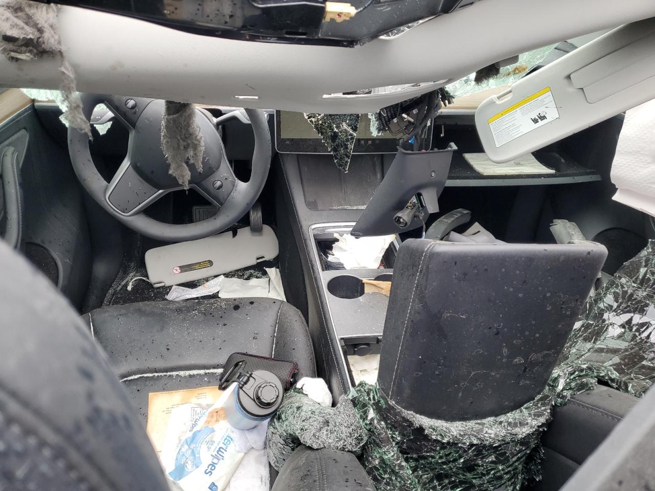 2024 Tesla Model Y VIN: 7SAYGAEE4RF074449 Lot: 71205675