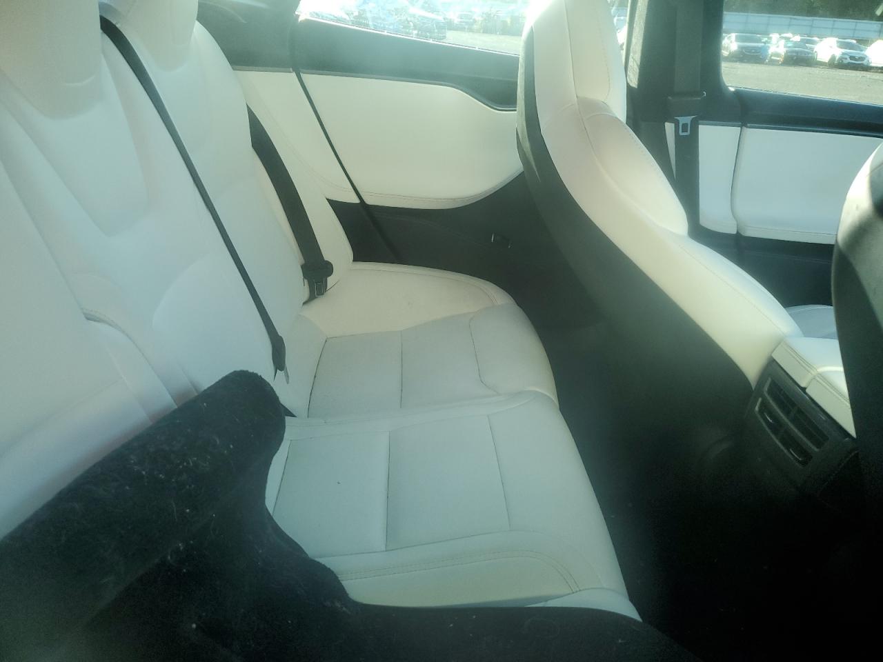 2018 Tesla Model S VIN: 5YJSA1E27JF265927 Lot: 81023155