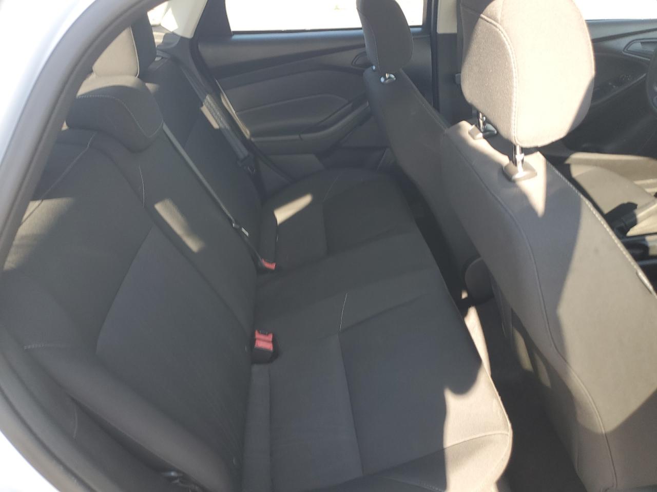 2015 Ford Focus S VIN: 1FADP3E26FL355986 Lot: 84446145