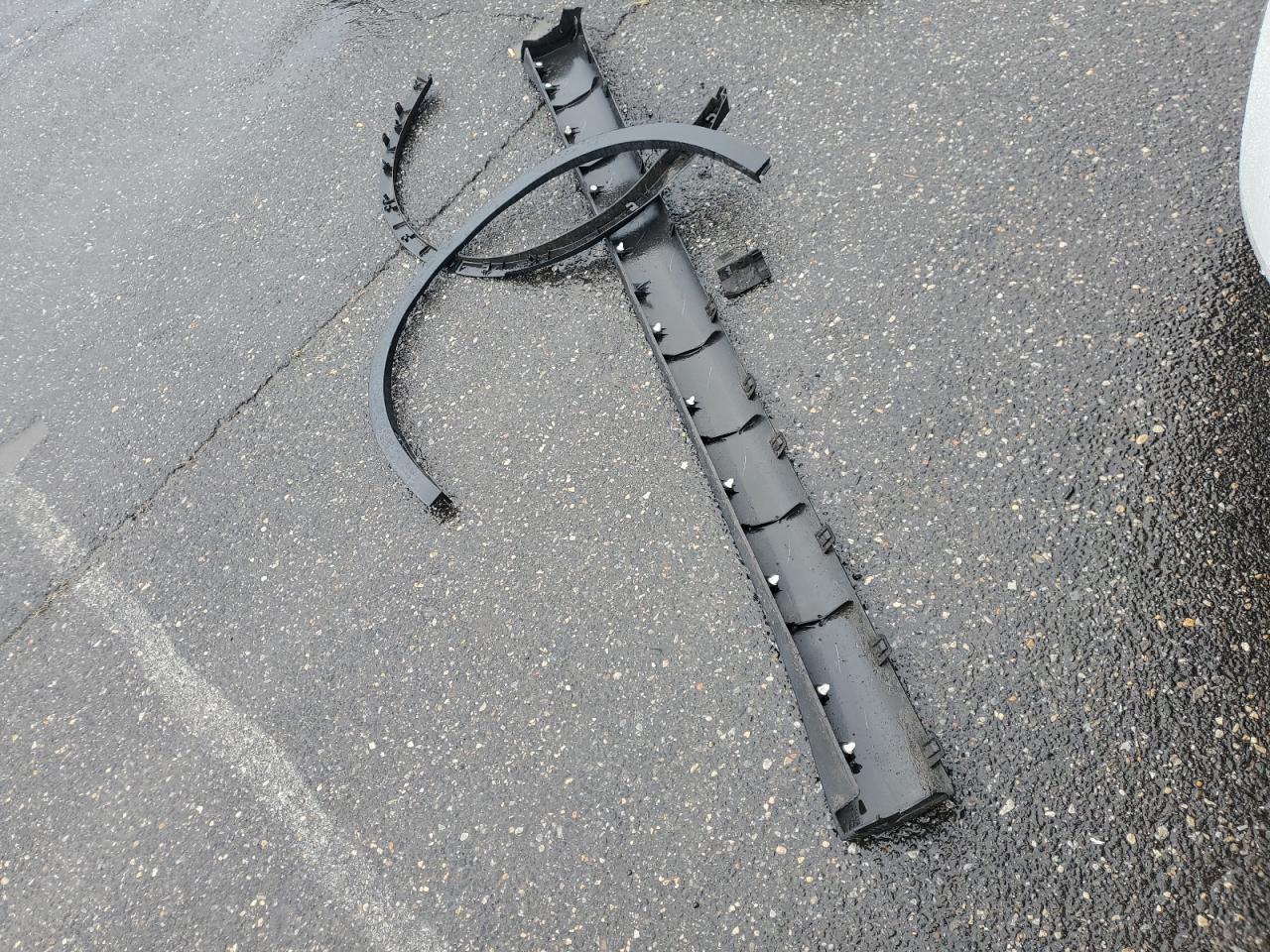 2022 Tesla Model Y VIN: 7SAYGAEE9NF389659 Lot: 80470085