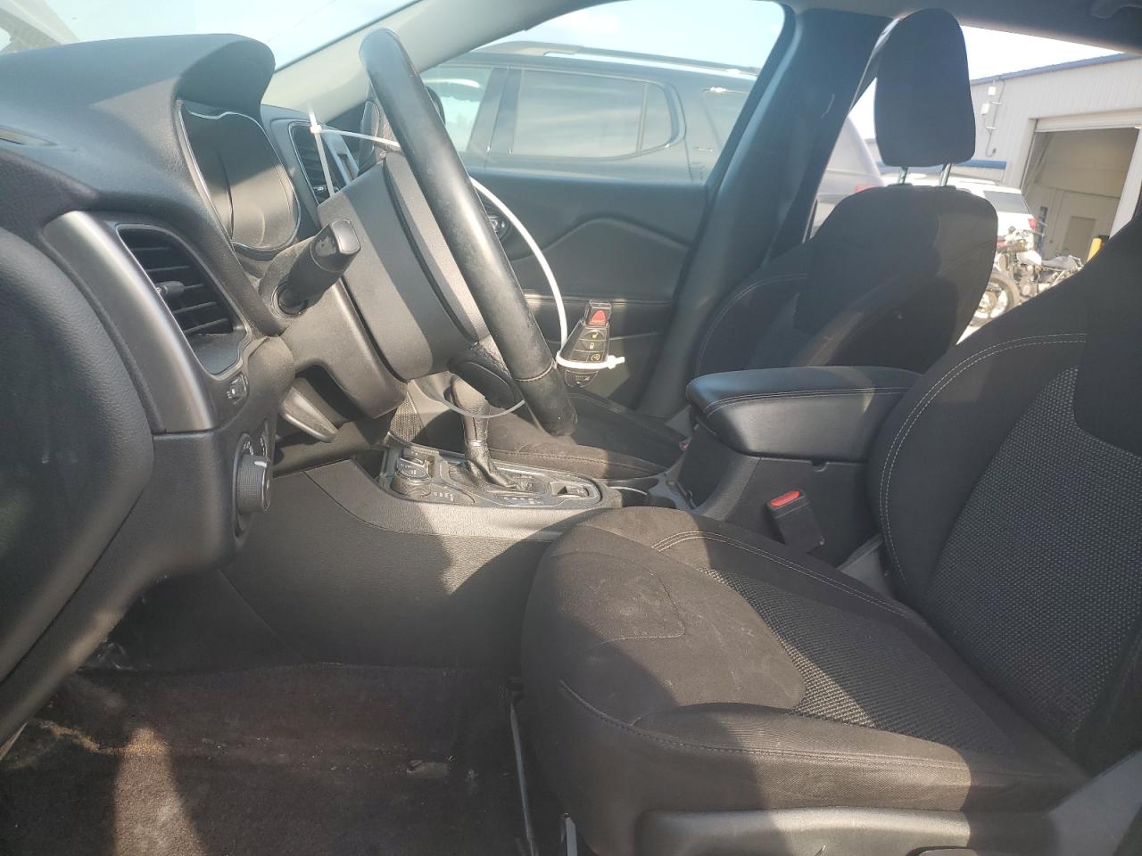 2019 Jeep Cherokee Latitude VIN: 1C4PJMCX5KD217955 Lot: 80374675