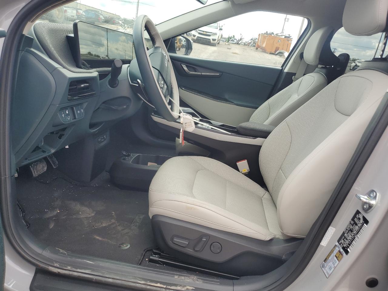 2025 Kia Ev6 Light VIN: 5XYC34JA0SG002010 Lot: 82043285