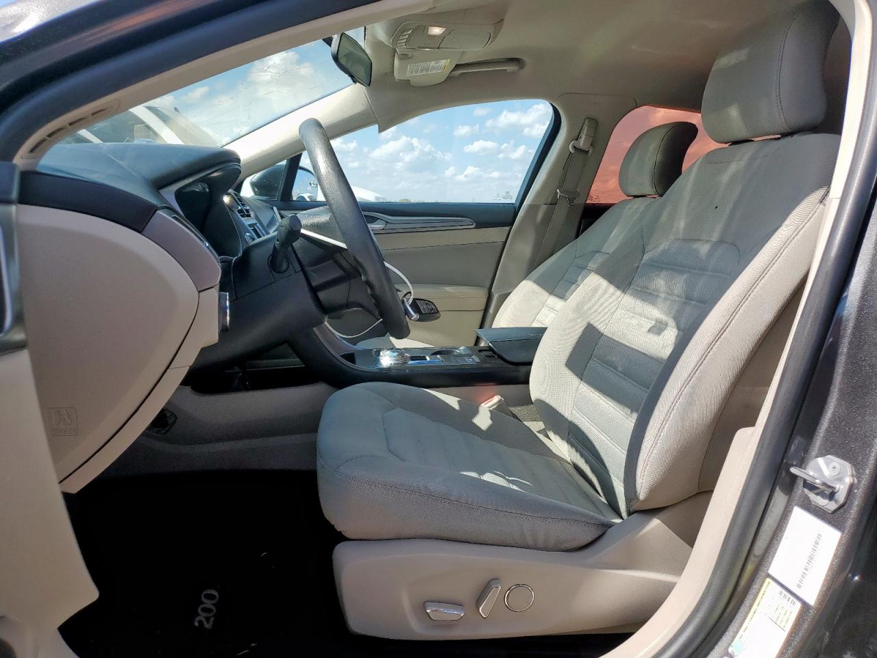 2018 Ford Fusion Se VIN: 3FA6P0H70JR104454 Lot: 83826975