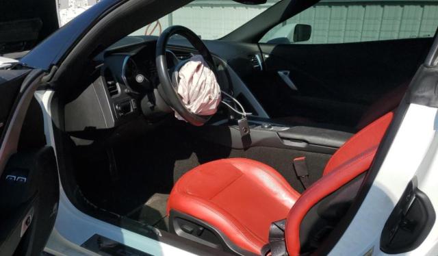 Кабриолеты CHEVROLET CORVETTE 2017 Белы