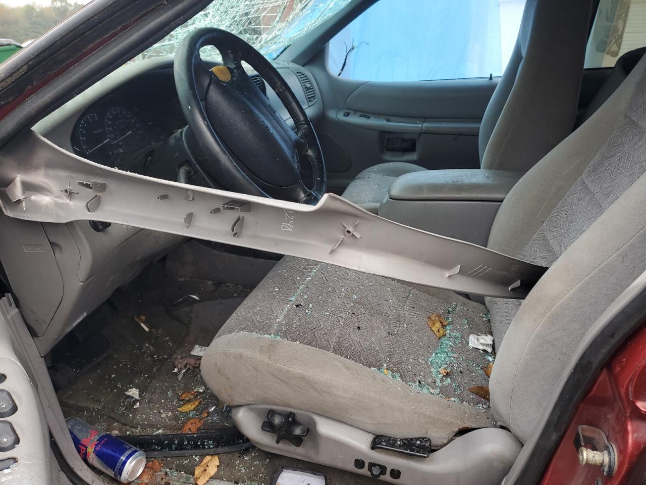 1999 Ford Explorer VIN: 1FMZU34E0XUC18649 Lot: 83829905