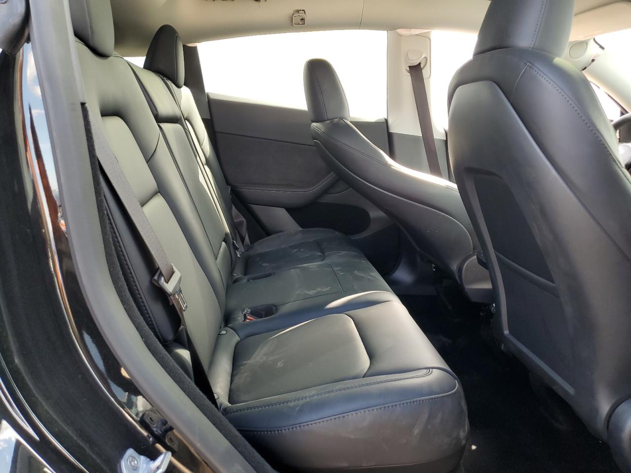 2024 Tesla Model Y VIN: 7SAYGDED4RF193398 Lot: 84454555