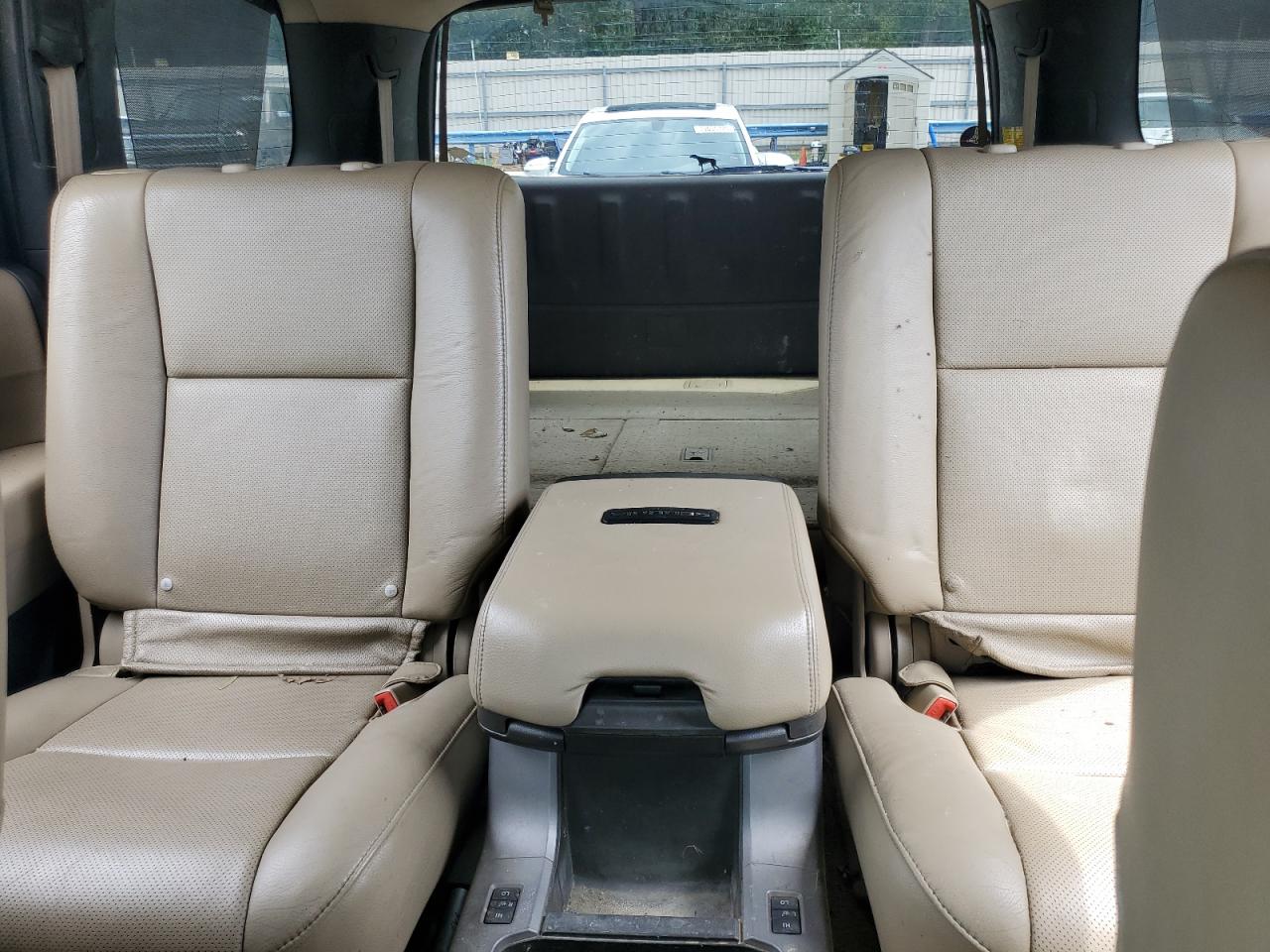 2011 Toyota Sequoia Platinum VIN: 5TDDW5G12BS054573 Lot: 71968325