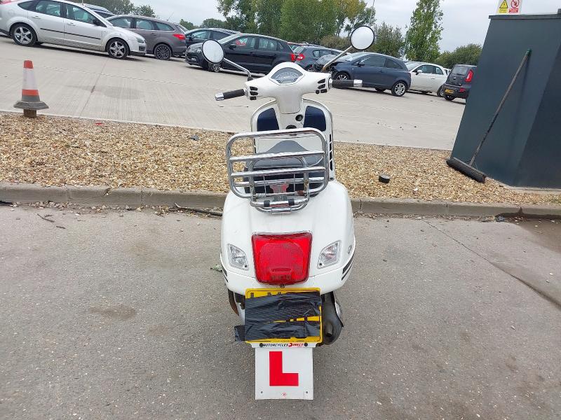 2018 PIAGGIO VESPA GTS YACHT CLUB 125 