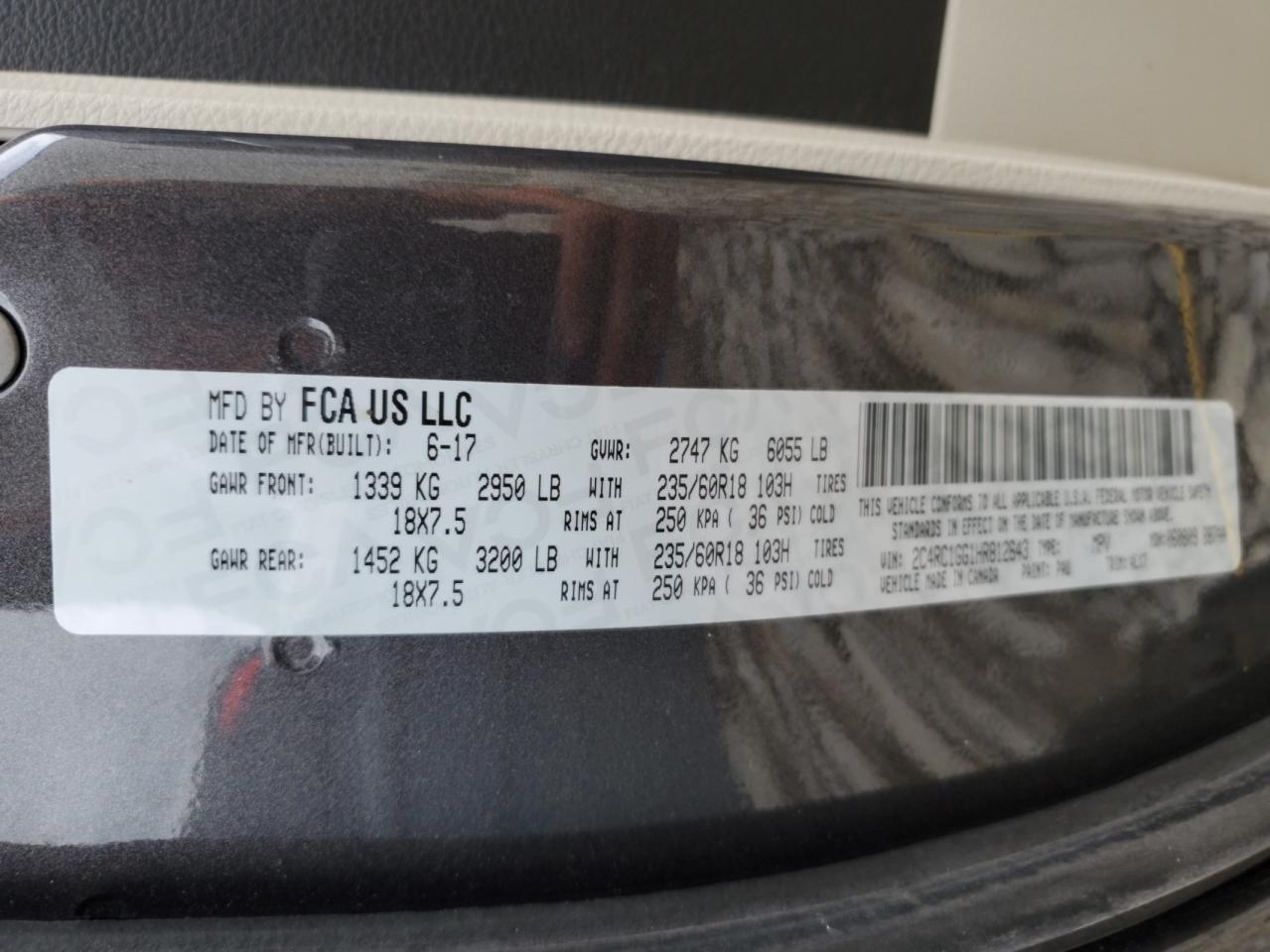 2017 Chrysler Pacifica Limited VIN: 2C4RC1GG1HR812643 Lot: 81807085