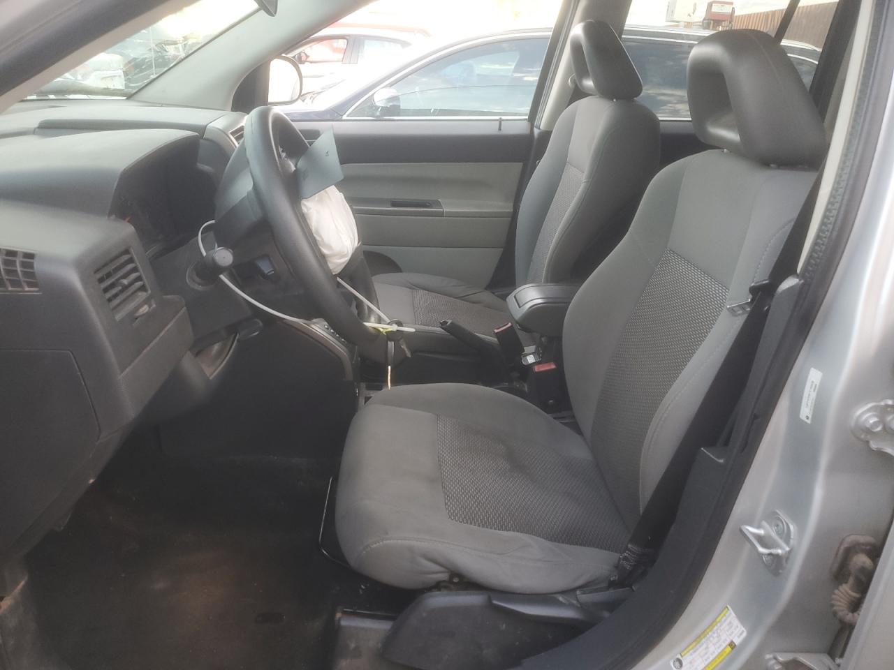 2007 Jeep Compass VIN: 1J8FF47W57D185636 Lot: 84288305