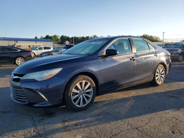 Sedans TOYOTA CAMRY 2016 Granatowy