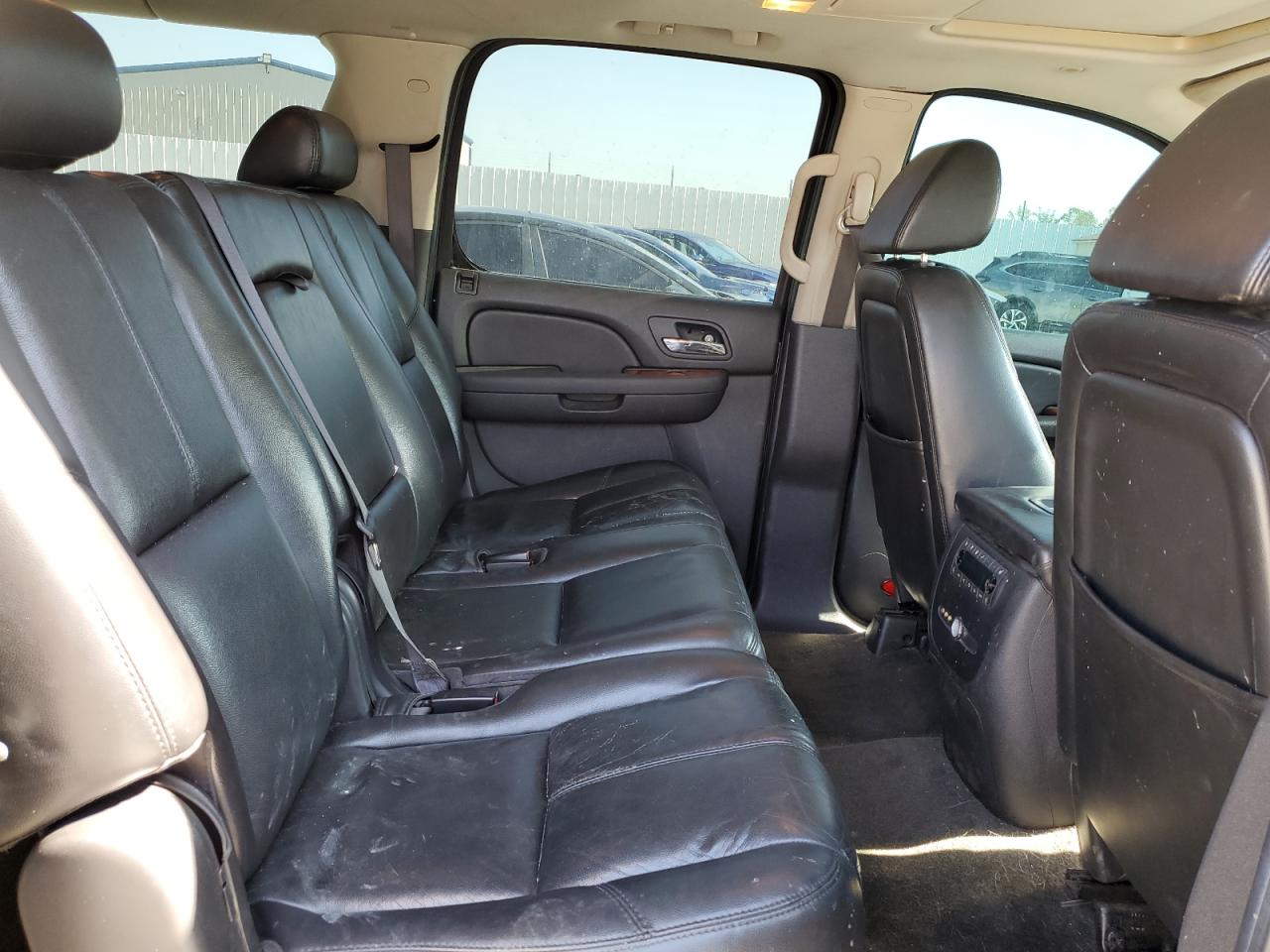 2007 Chevrolet Suburban K1500 VIN: 1GNFK16337J223320 Lot: 83996745