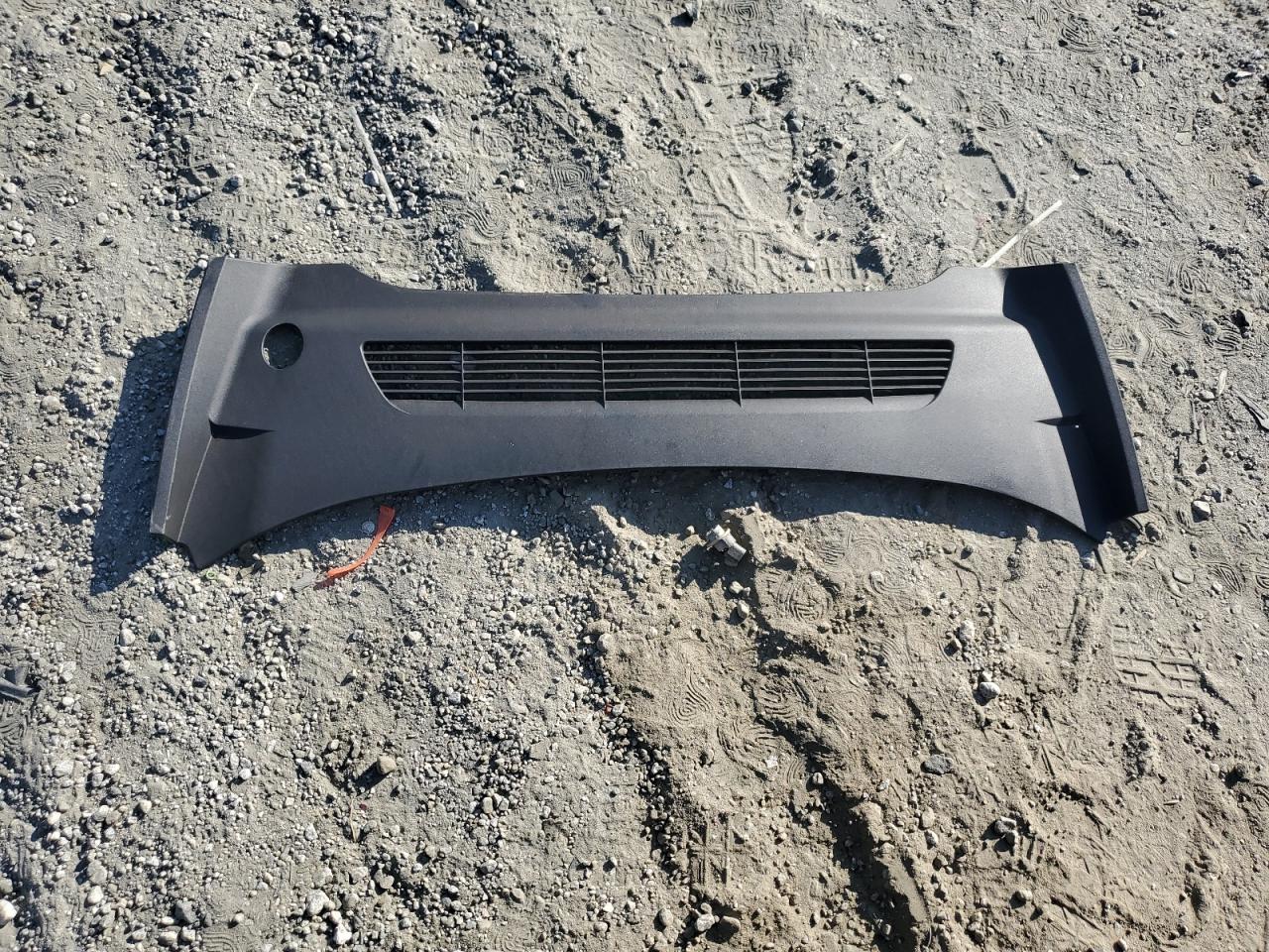 2023 Tesla Model Y VIN: 7SAYGDEF2PF830495 Lot: 70515575