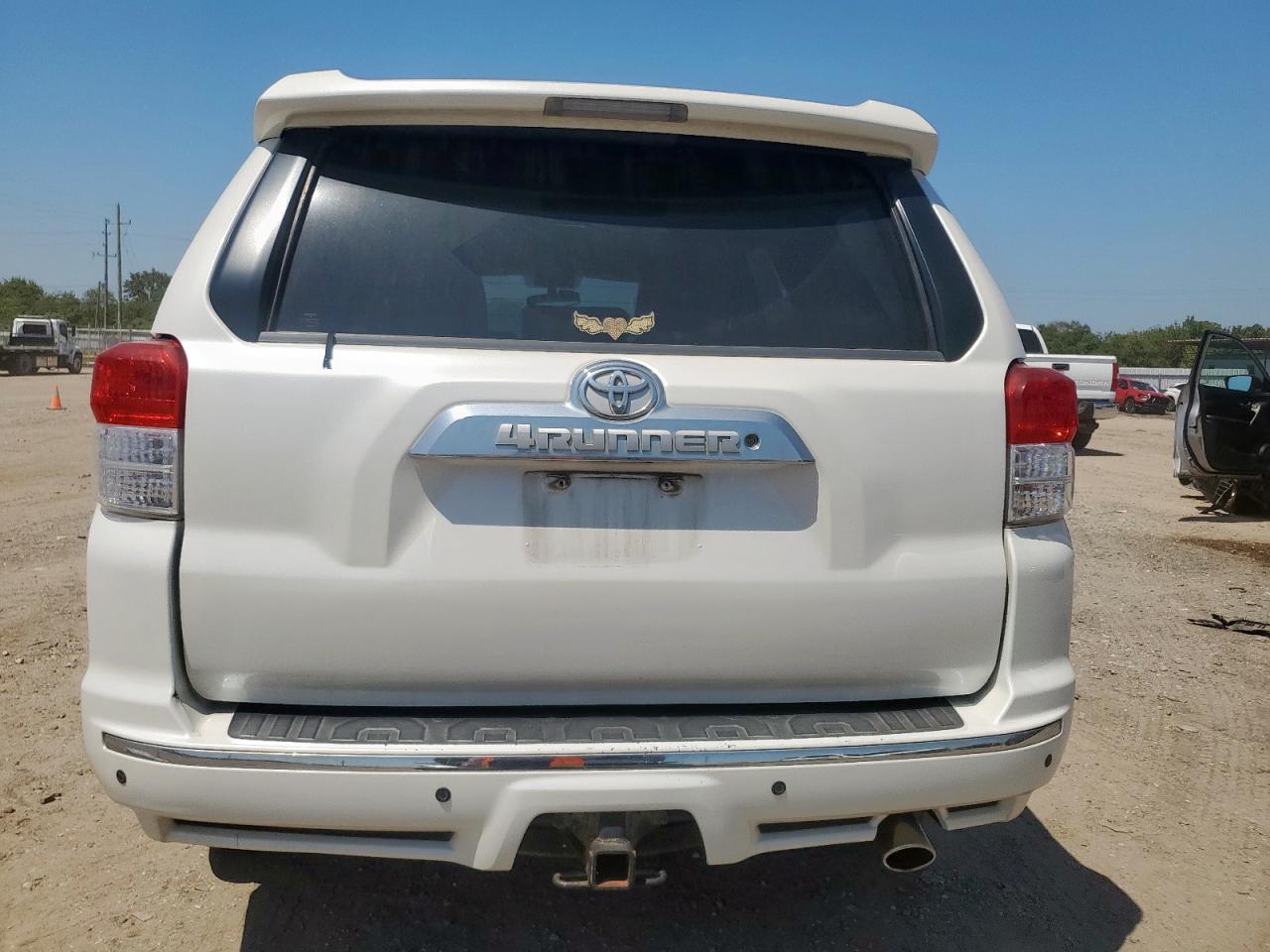 2010 Toyota 4Runner Sr5 VIN: JTEZU5JR4A5009628 Lot: 71688125
