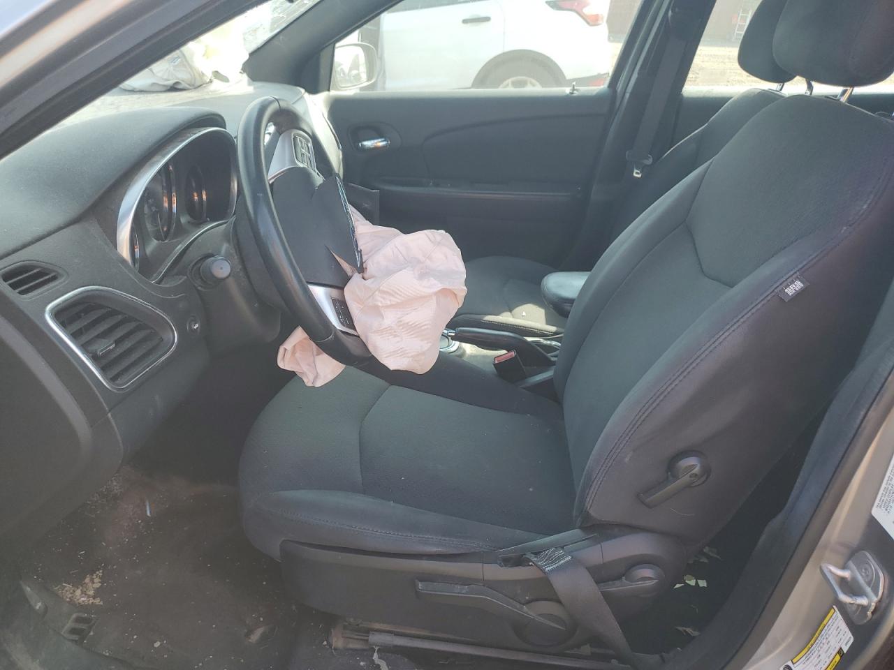 2013 Chrysler 200 Touring VIN: 1C3CCBBB8DN593229 Lot: 72065715