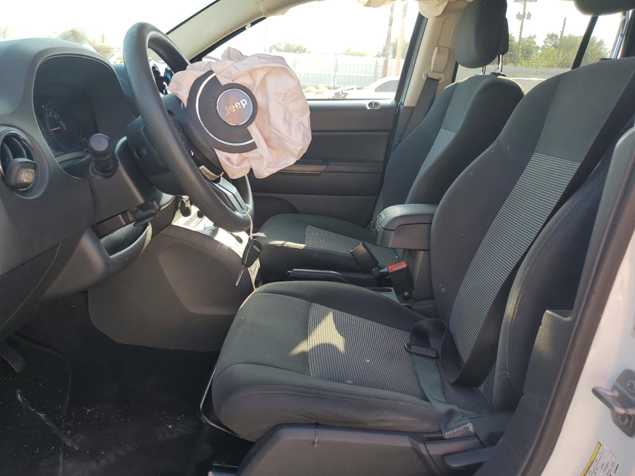 2015 Jeep Compass Sport VIN: 1C4NJDBB0FD188402 Lot: 83980945