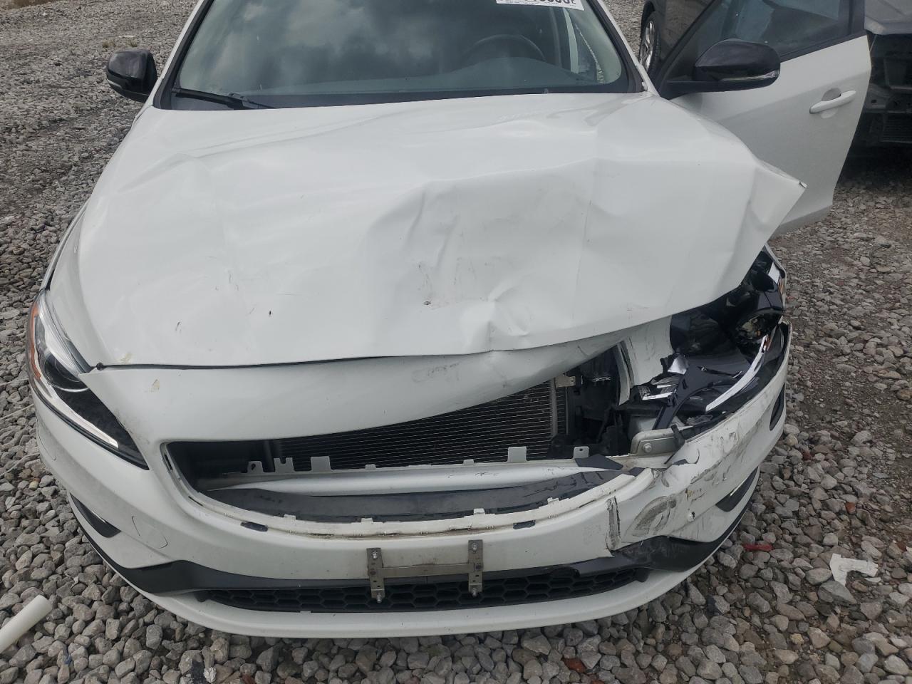 2017 Volvo S60 VIN: YV126MFL7H2421112 Lot: 81818605